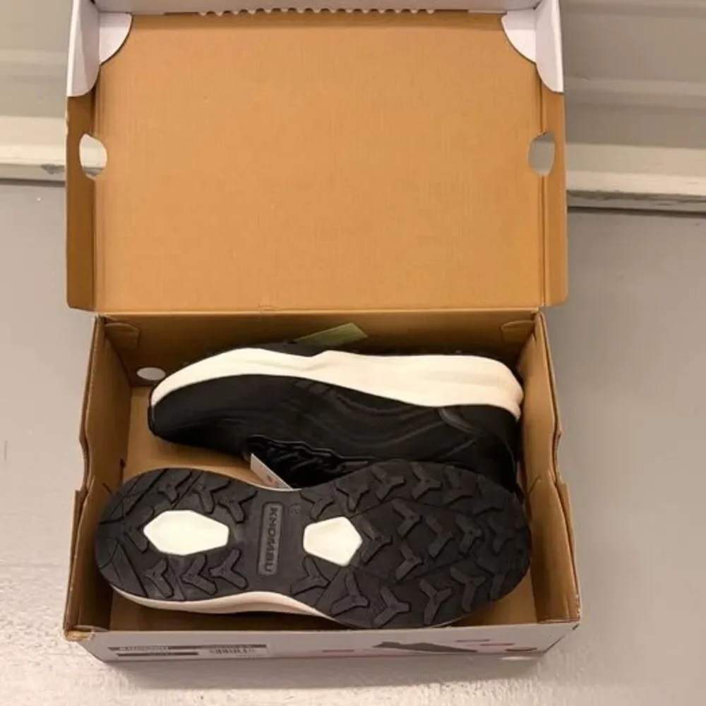 NIB Khombu Women's Patan Comfort Athletic Sneakers - Black (Size 9)